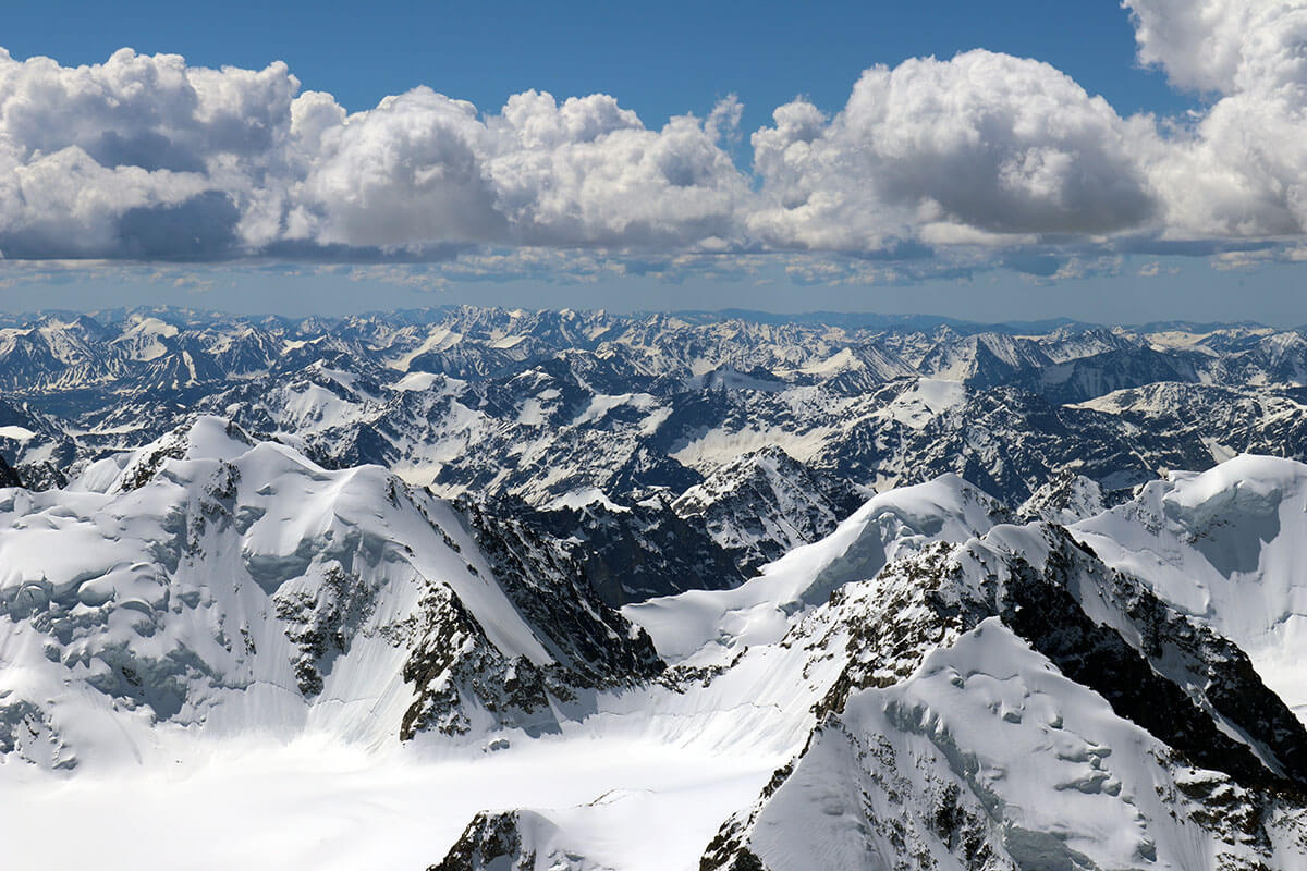 Khuiten peak