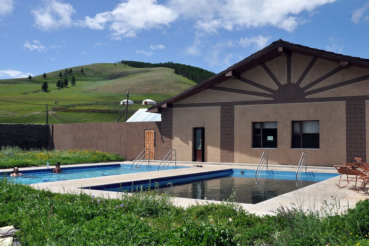Tsenkher hot spring spa