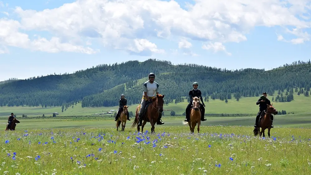 mongolia-horse-riding-001 mongolia-horse-riding