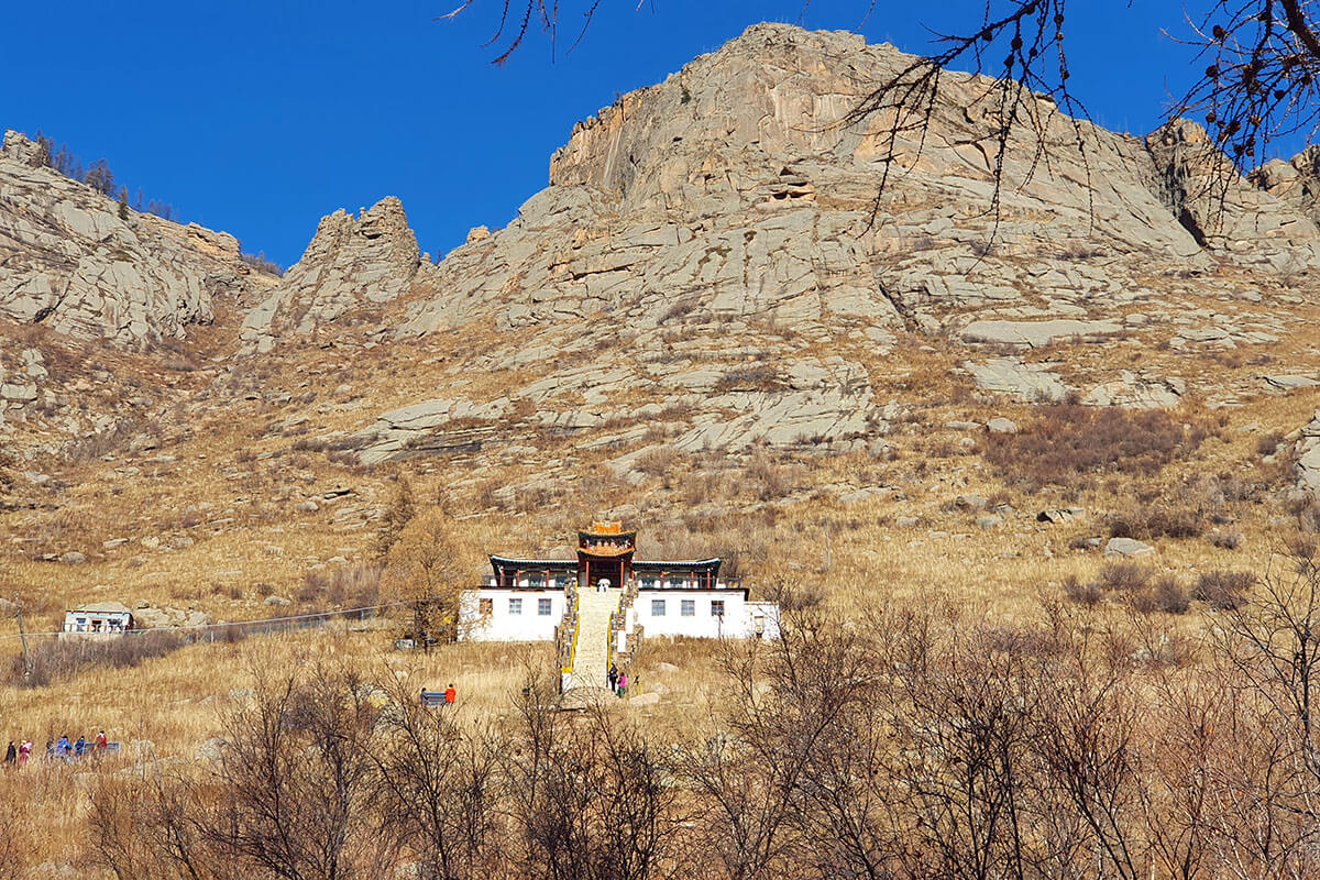 Arvyaval monastery